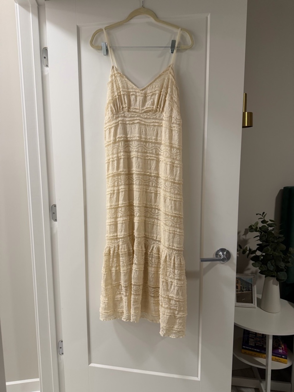 AE LACE V-NECK TIERED MIDI DRESS